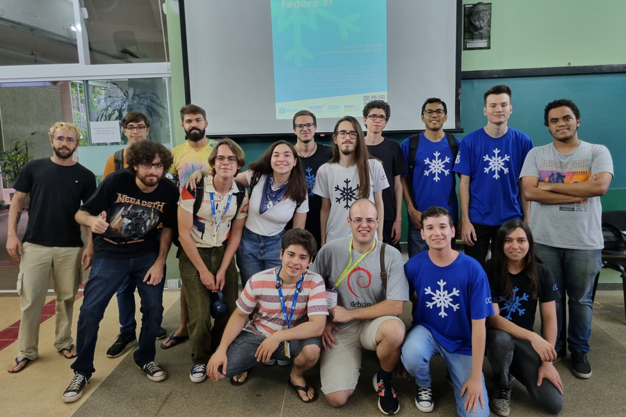 DESTAQUE Grupo do ICMC promove evento de instalação de Linux