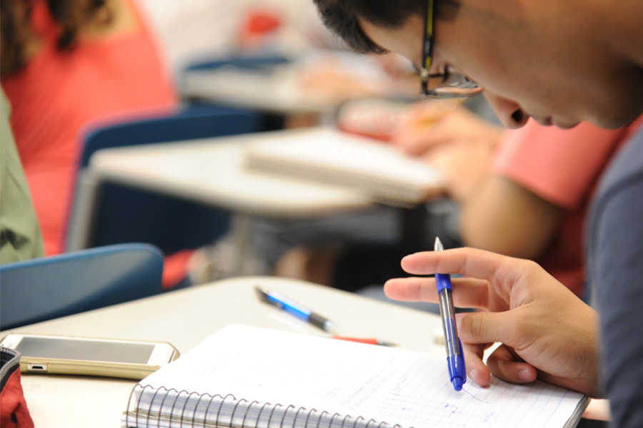 Matemática e estatística assista aulas junto com estudantes da USP em São Carlos