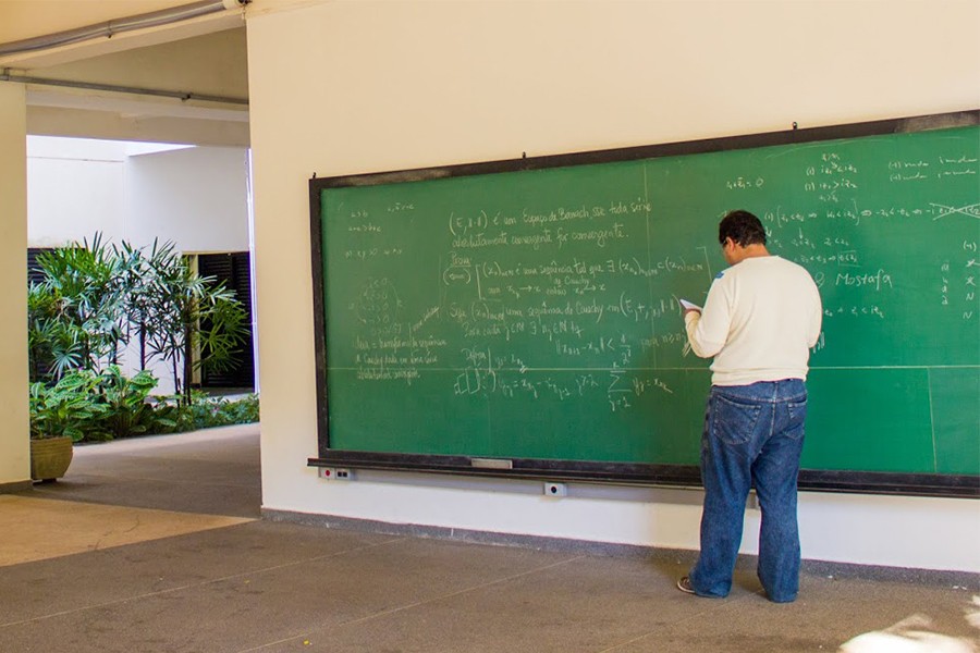 icmc-abre-concurso-para-professor-titular-nas-areas-de-sistemas-de-computacao-matematica-aplicada-e-estatistica-