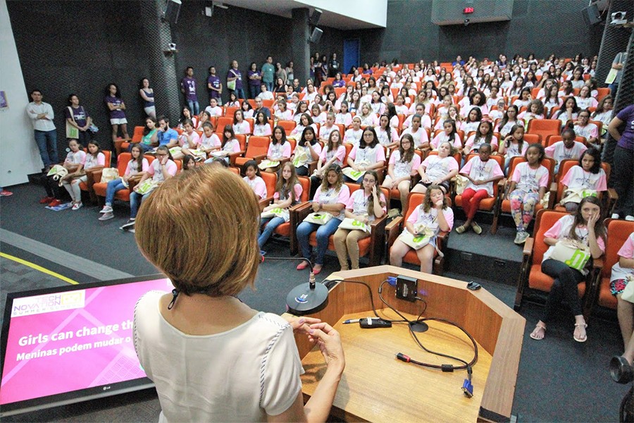 comeca-a-technovation-summer-school-for-girls-