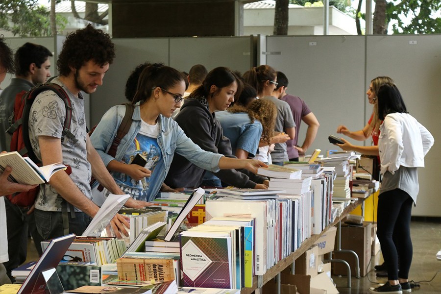 atracoes-gratuitas-agitam-festa-do-livro-da-usp-sao-carlos-e-editoras-oferecem-descontos-de-30-a-50-