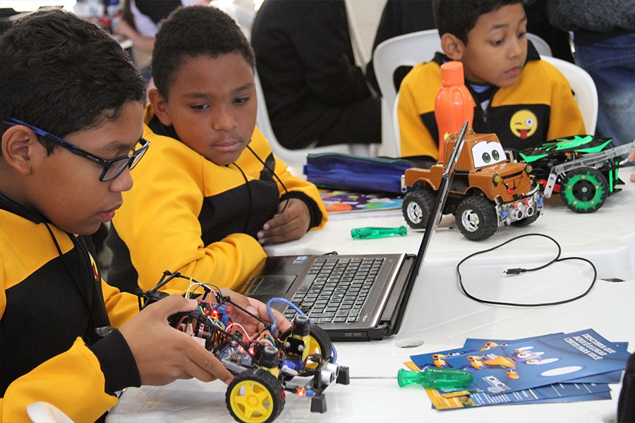 usp-oferece-curso-de-arduino-preparatorio-para-a-olimpiada-brasileira-de-robotica