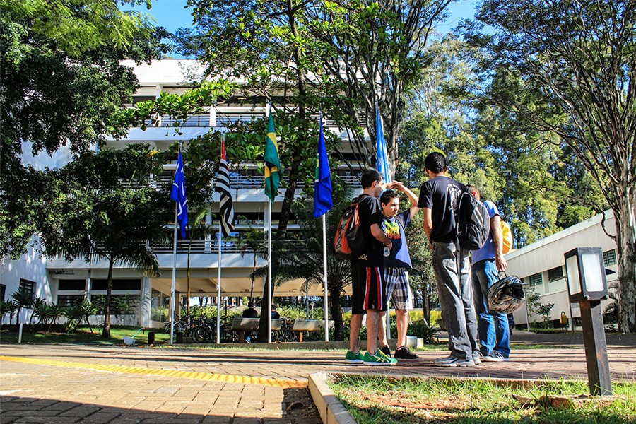 Como uma iniciativa de extensão pode levar a USP a se engajar mais com a sociedade e agregar valor ao currículo dos es...