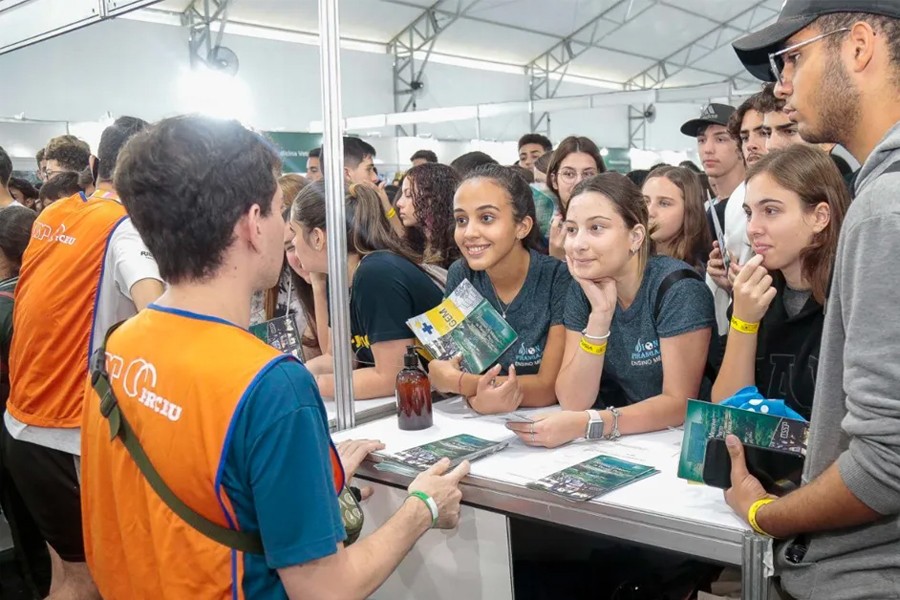 Como implementar a extensão universitária nos currículos de graduação? Série de encontros na USP discute propostas