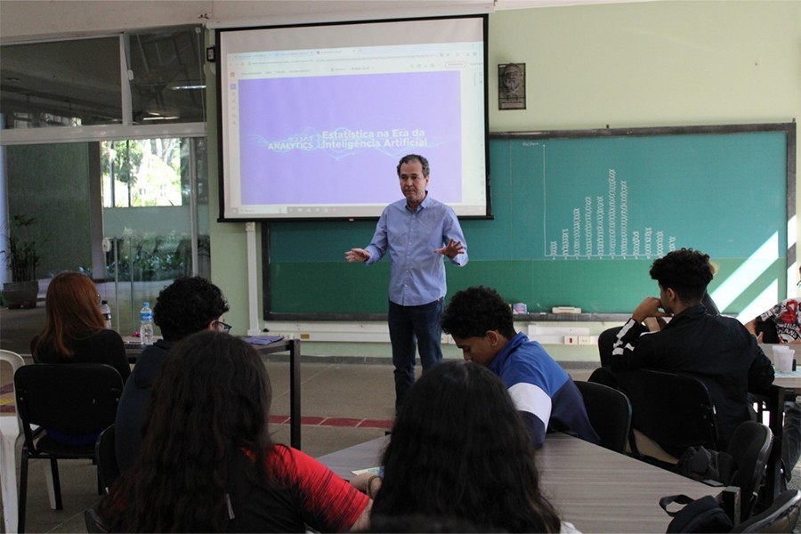 No ensino médio, eles visitaram a USP e agora cursam a graduação em Estatística e Ciência de Dados em São Carlos