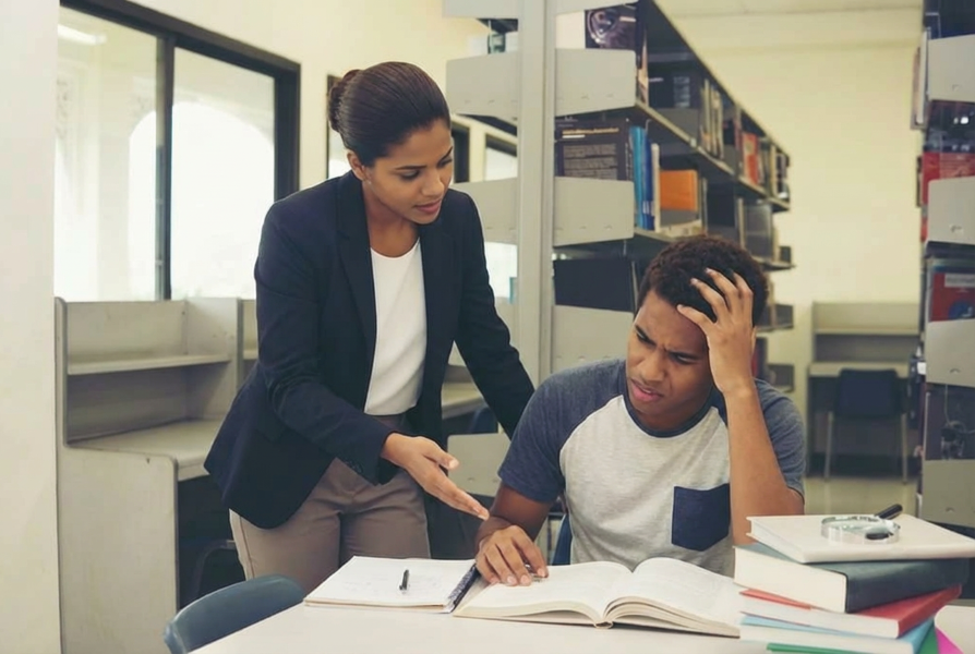Com dificuldades para organizar os estudos? Programa oferece apoio individual e gratuito aos alunos
